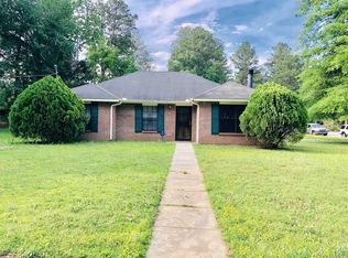 6073 Sherburn Rd, Montgomery, AL 36116