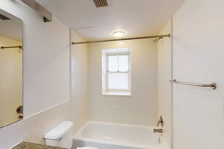 Clyde Manor — Photo 39