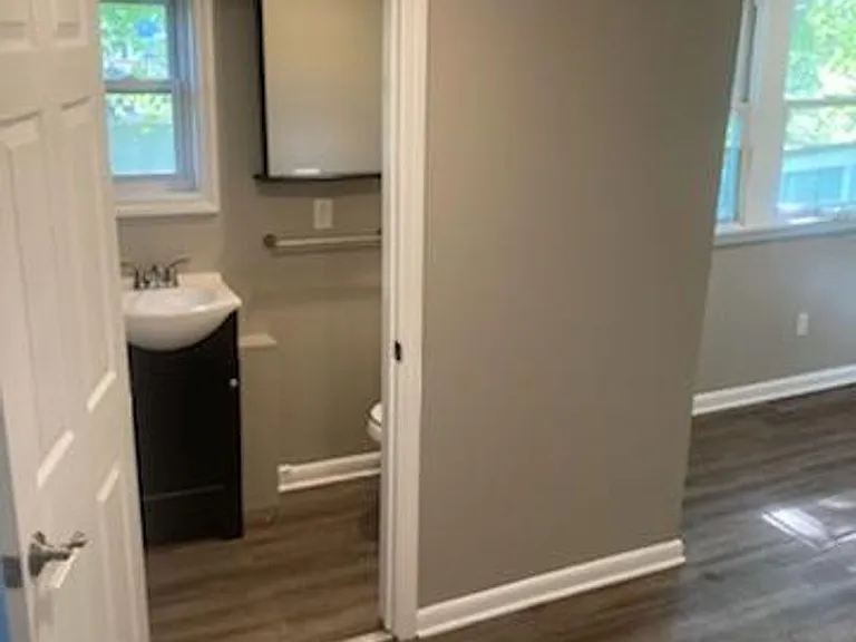 38 Valley St — Photo 8