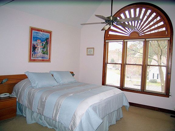 1st Floor Master Bedroom