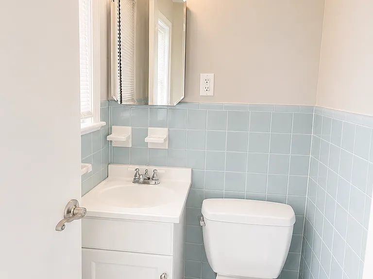 250 Castle Dr — Photo 11
