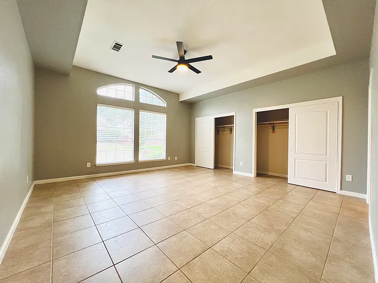 1042 Fireside Dr — Photo 12