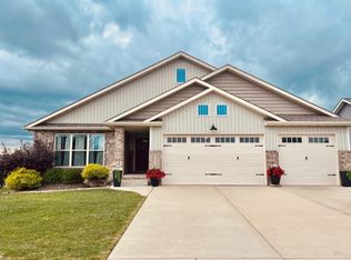 213 Olyvia Dr, Saint Jacob, IL 62281
