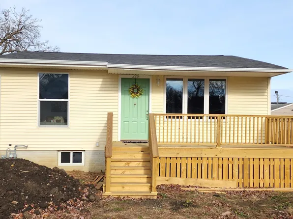 220 12th St SE, Mason City, IA 50401