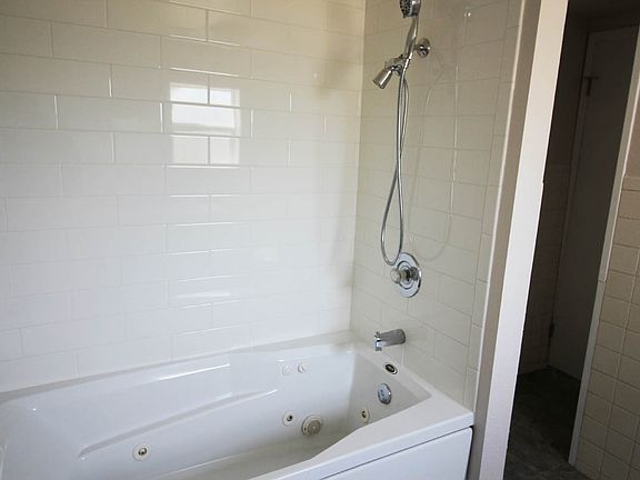 5th image of 1818 7th St NE