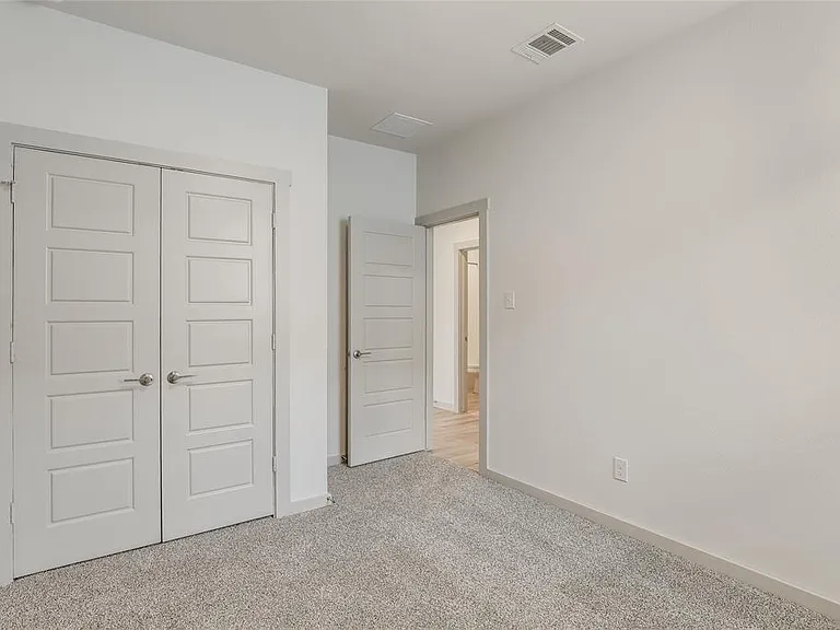 341 Wilshire Rd — Photo 6