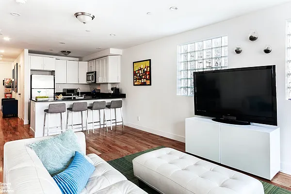 Rented by Brown Harris Stevens | media 9