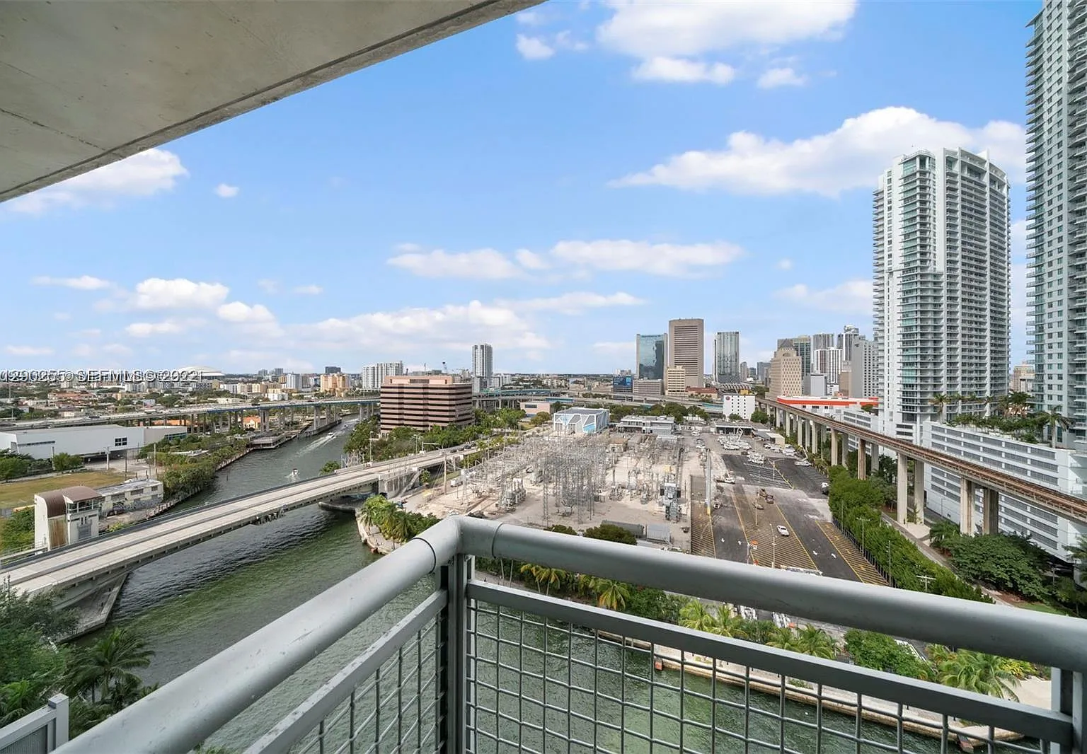 1 bed, 1.5 bath, 795 sqft, $2,800 — Photo 2