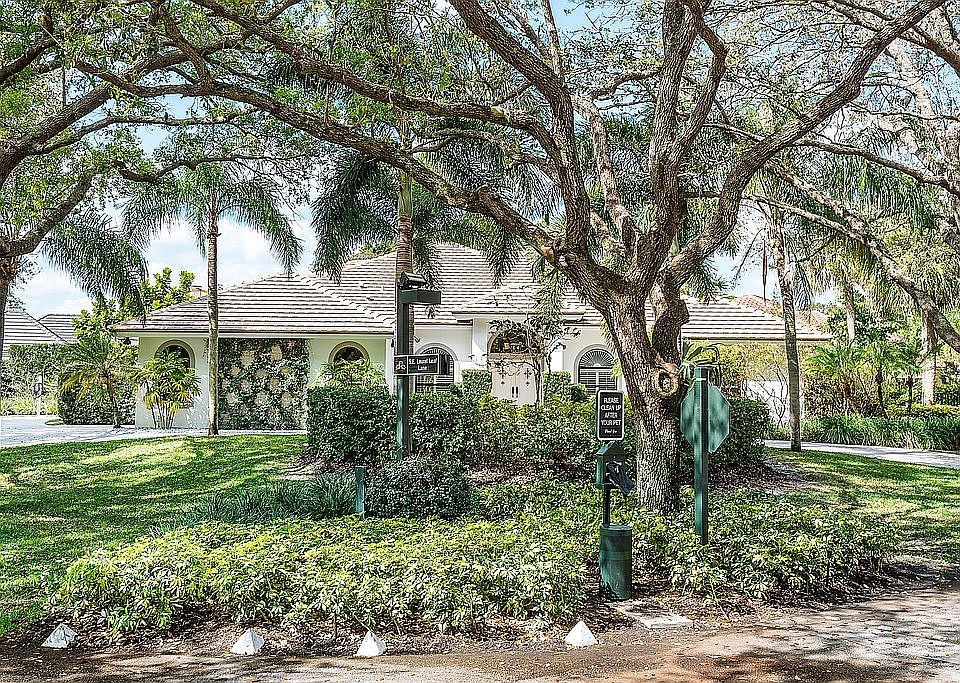 1st image of 18092 SE Laurel Leaf Ln