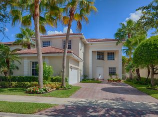 1585 NE 194th St, Miami, FL 33179