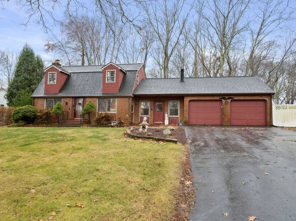 19 Inchcliffe Drive, Ledyard, CT 06335