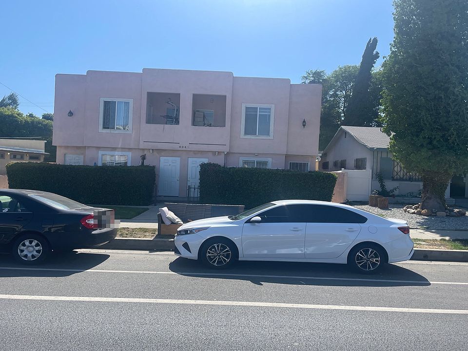 1st image of 6047 Woodman Ave