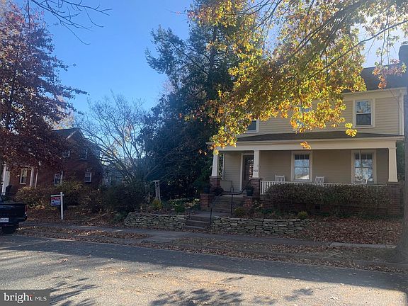 3rd image of 920 Brompton St