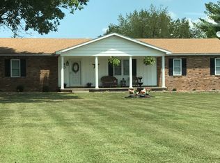 80 Woodlake Ln, Eldorado, IL 62930