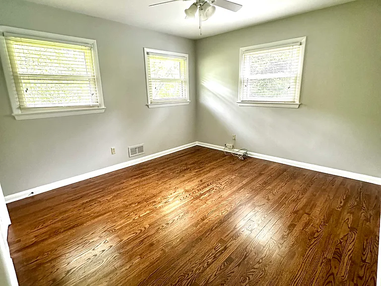207 Ash Ln — Photo 13