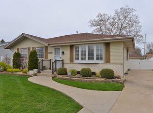 6843 Lone Elm Dr, Racine, WI 53402