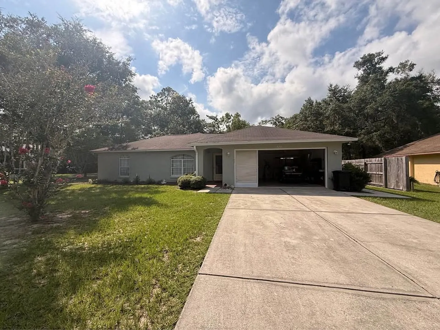 Beautiful Riverfront Community Home Sateke Village (Rainbow River Access) — Photo 1