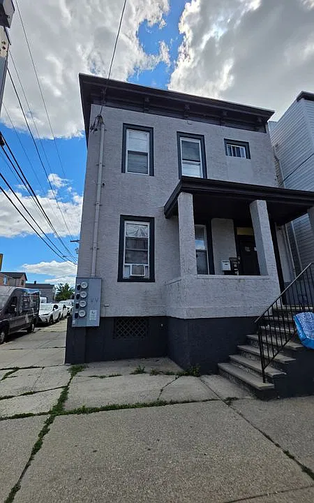 1201 67th St #3