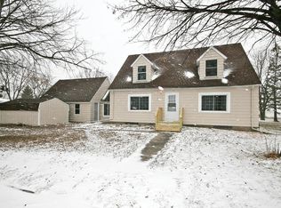 320 3rd St NE, Hector, MN 55342