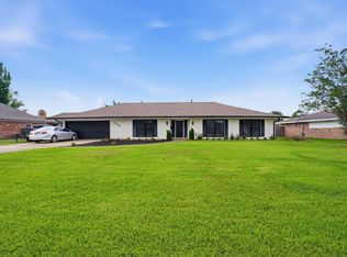 908 Henrietta Ln, Lake Charles, LA 70605