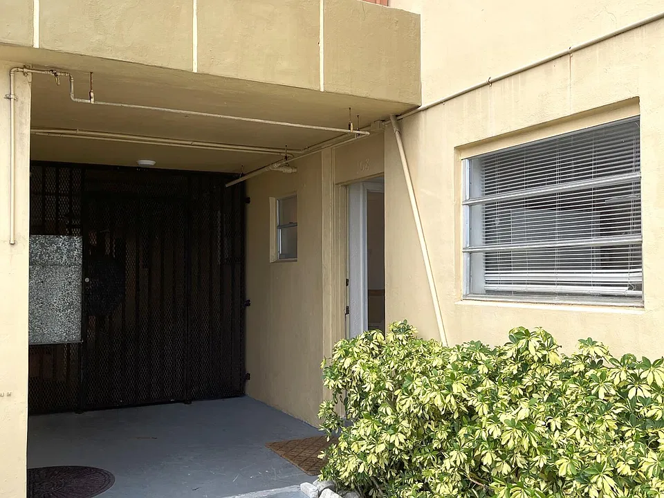 16400 NE 17th Ave #108