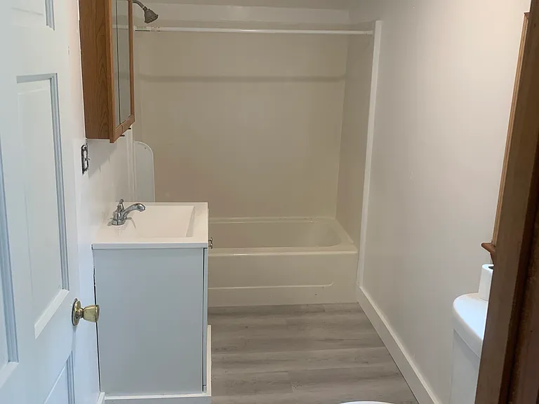 1047 S Franklin St — Photo 8