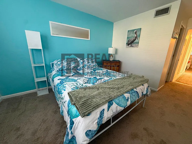 4718 SE 5th Ave #7 — Photo 5