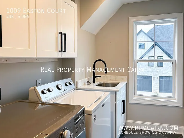 1009 Easton Ct — Photo 17
