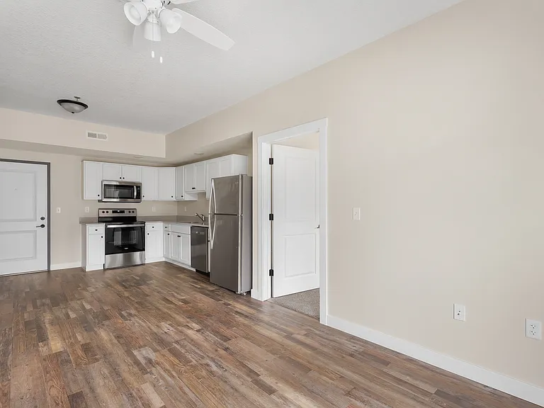 Creekview — Photo 39