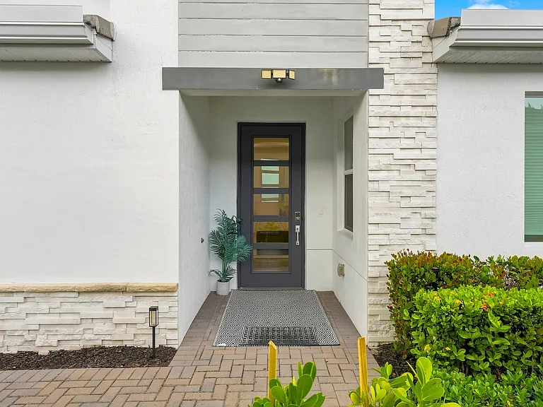 11639 SW Viridian Blvd — Photo 4