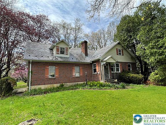 2nd image of 153 Moorestown Dr