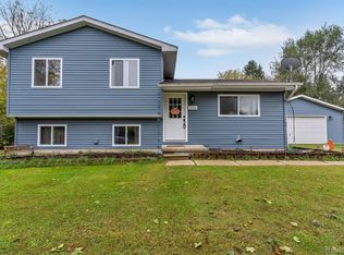 306 Valley Ct, Perry, MI 48872