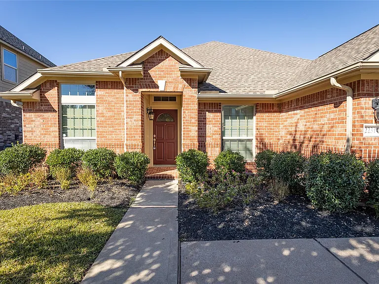 22314 Sheldonwood Ct — Photo 2