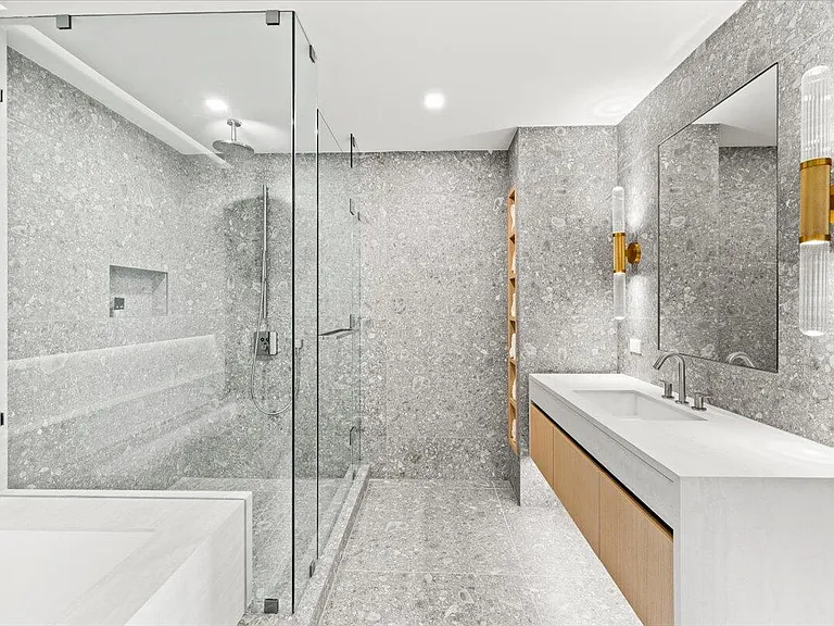 900 N Ocean Blvd #305 — Photo 27