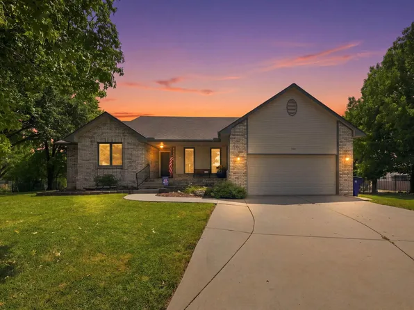 155 Elm Ct, Andover, KS 67002