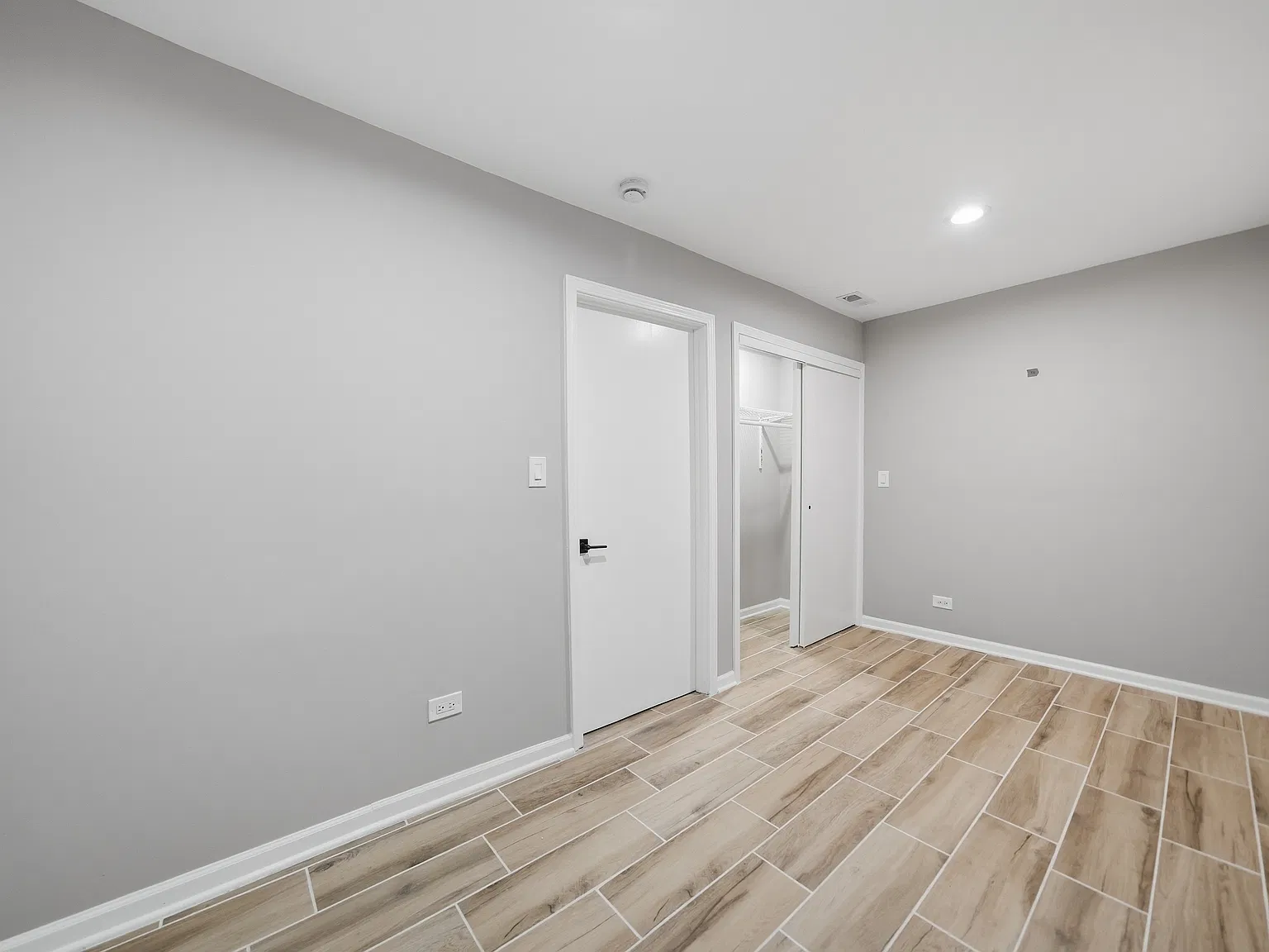 2443 W Arthington St — Photo 4