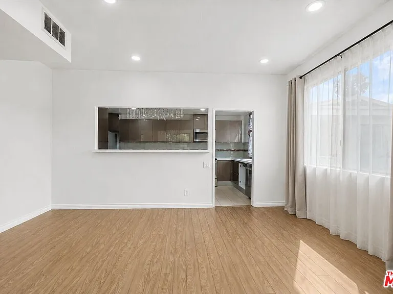2175 S Beverly Glen Blvd #406 — Photo 5