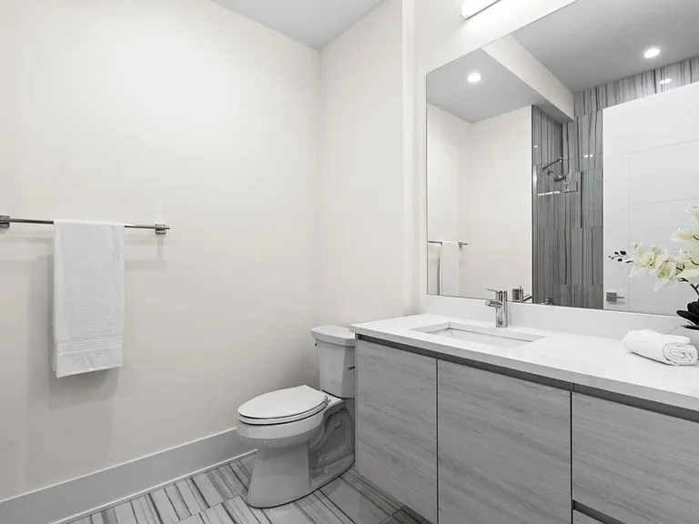 Luxe Suites Chicago Luxury Apartments — Photo 35