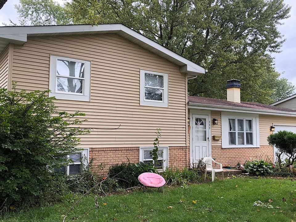 2nd image of 111 Surrey Ln