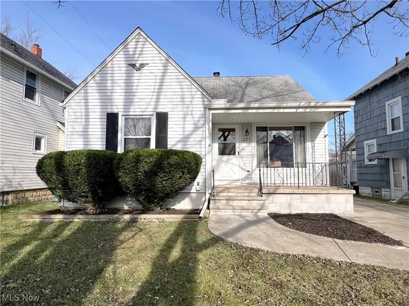 237 Marseilles Ave, Elyria, OH 44035
