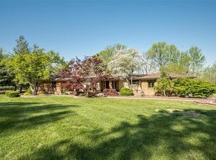 139 Ladue Oaks Dr, Saint Louis, MO 63141