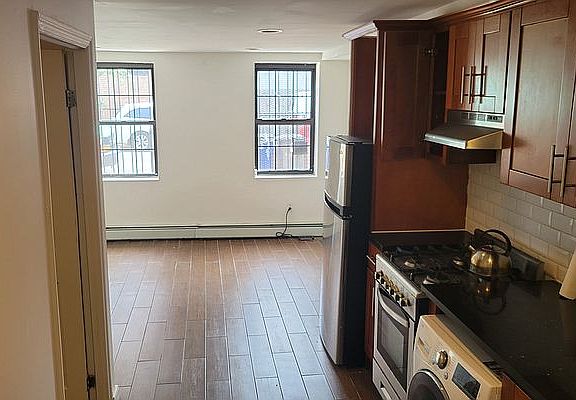 4th image of 47 Troutman St #4F