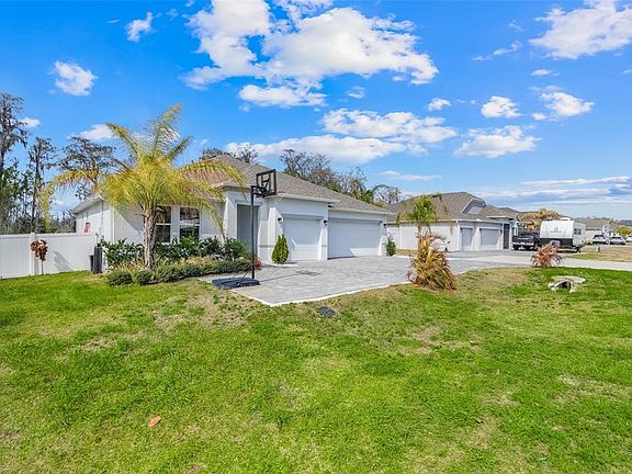 3rd image of 15211 Silver Eagle Rd