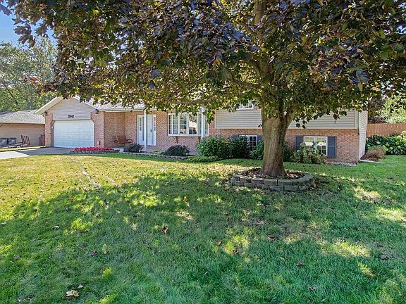 3rd image of 21942 Sandybrook Dr