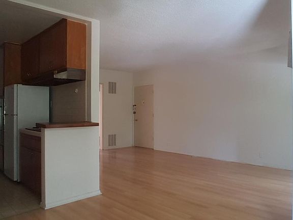 2nd image of 1022 N Vista St APT 9