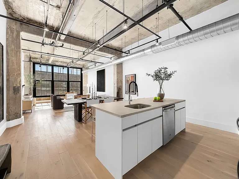 475 Kent Ave #305A — Photo 5