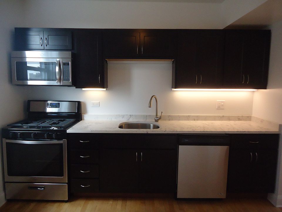 2nd image of 4437 W Gunnison St APT 2W