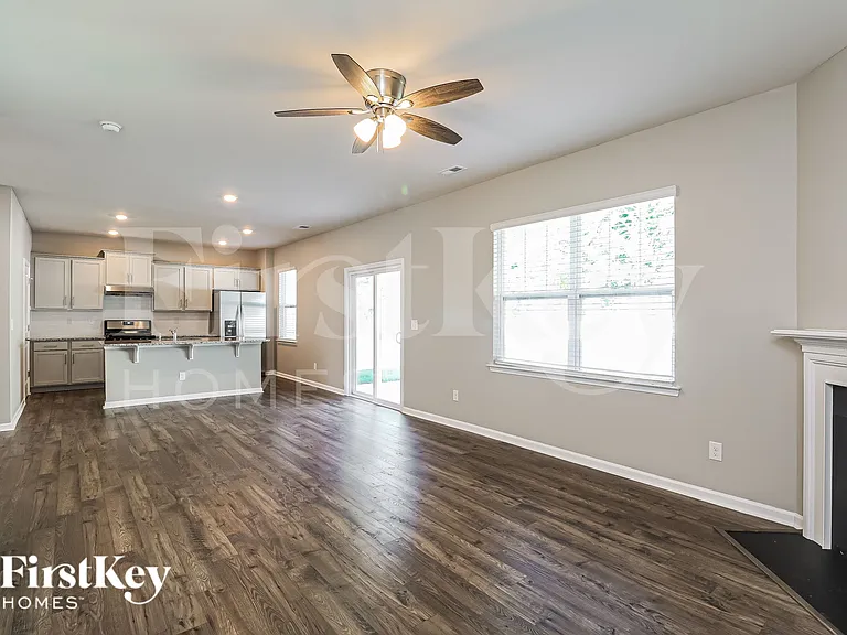 5048 Deisy May Ln — Photo 10