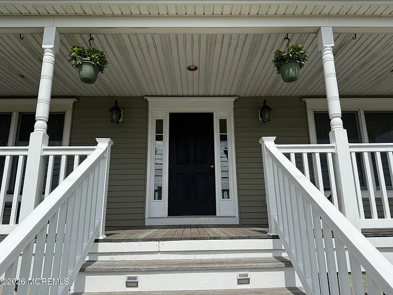 30 Main St — Photo 2