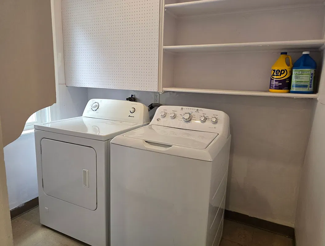 3 bed, $3,400 — Photo 1